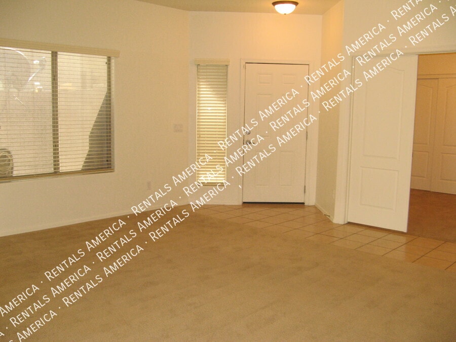 Building Photo - 1378 W Brangus Way
