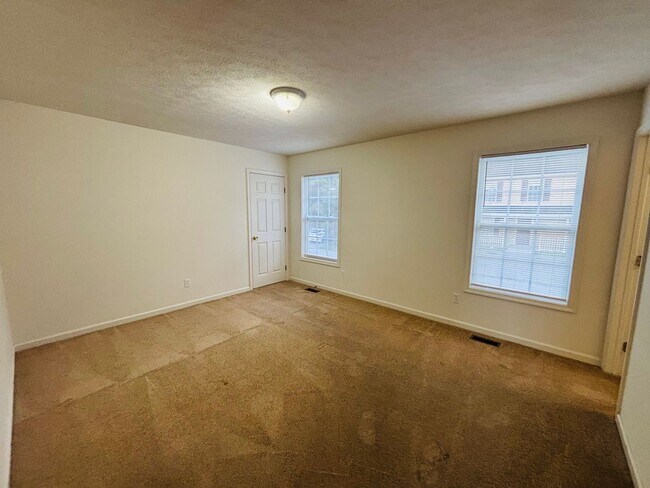 Building Photo - 40 Station Ln NE