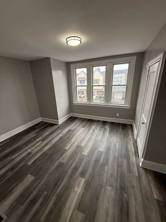 Building Photo - Beautiful three bedroom townhome available in Somerdale