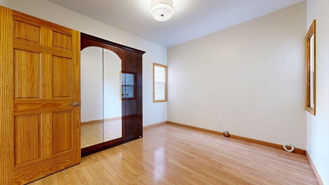Building Photo - Freshly Updated 2BR Home with Garage, Outd...