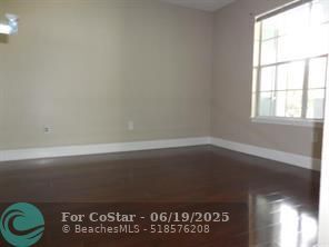 Building Photo - 1020 Crystal Way