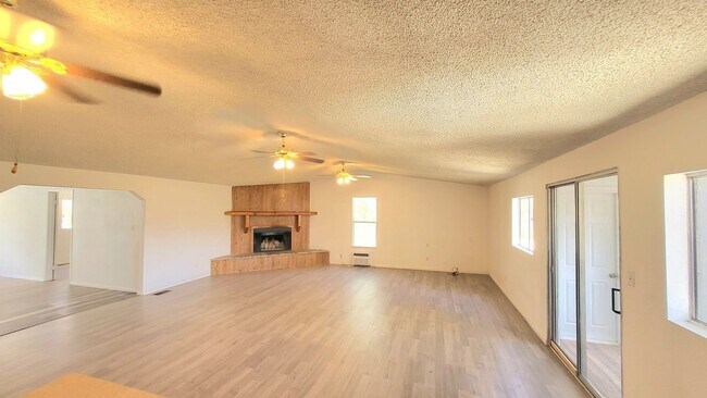 Building Photo - 521 Alaska Way