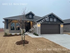 Building Photo - 6601 SE 84th St