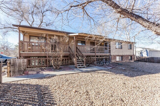 Primary Photo - 1244 Maple St