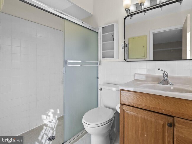 Building Photo - 10613 Montrose Ave