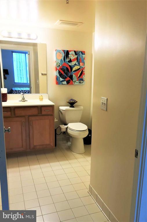 Building Photo - 1220 N Fillmore St