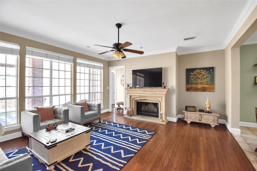 Living Room - 3903 Johnson St