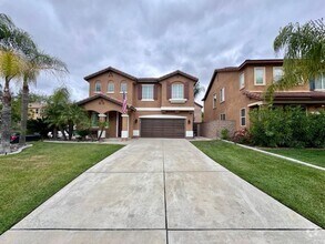 Building Photo - Large 4 bedroom Murrieta home with a loft ...