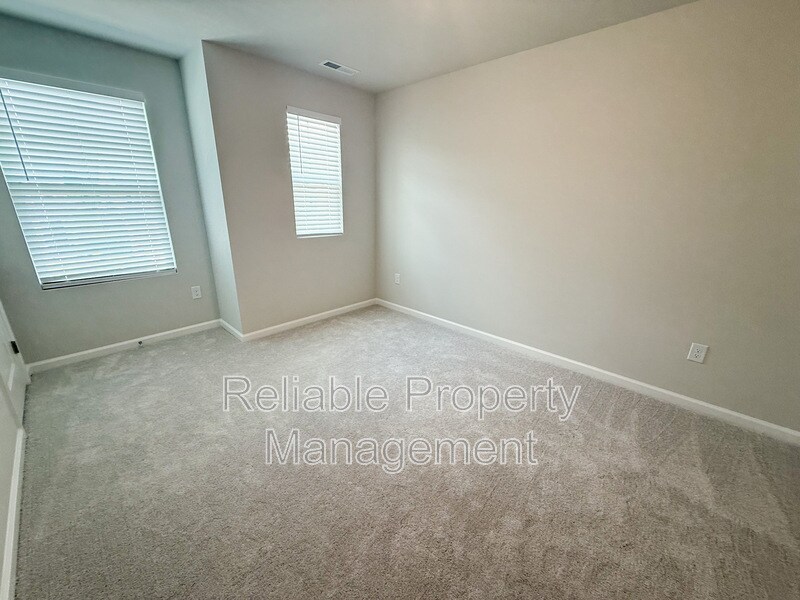 Building Photo - 380 Glacier Lake Dr