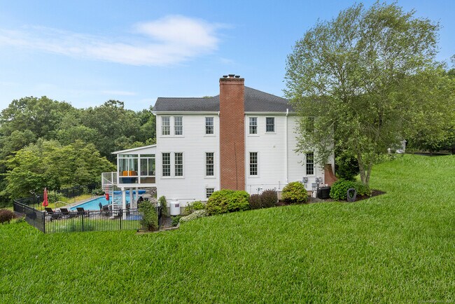 Building Photo - 35 Lake Ridge Rd