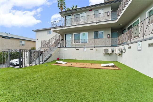 Building Photo - 376 N Ave 57
