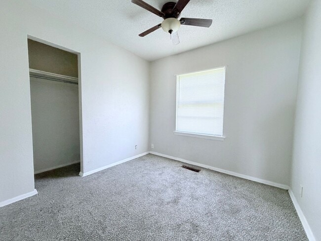 Building Photo - Affordable Park City Home