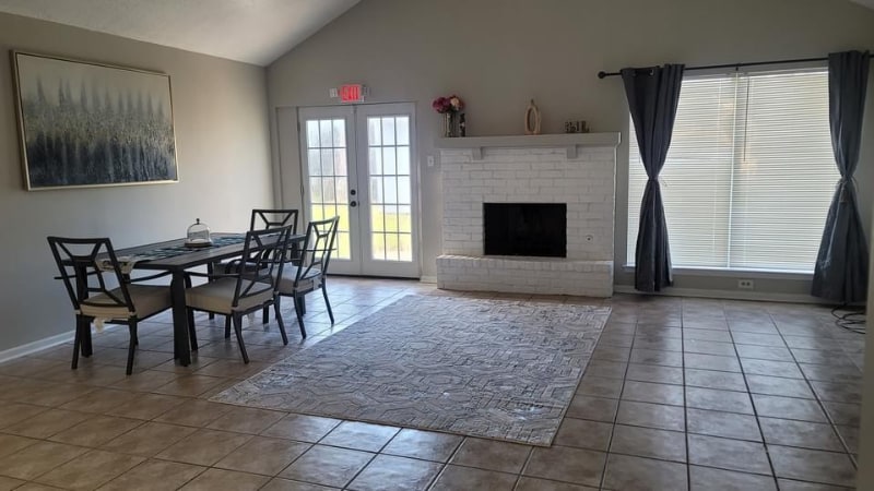 Building Photo - 4865 Folsom Dr