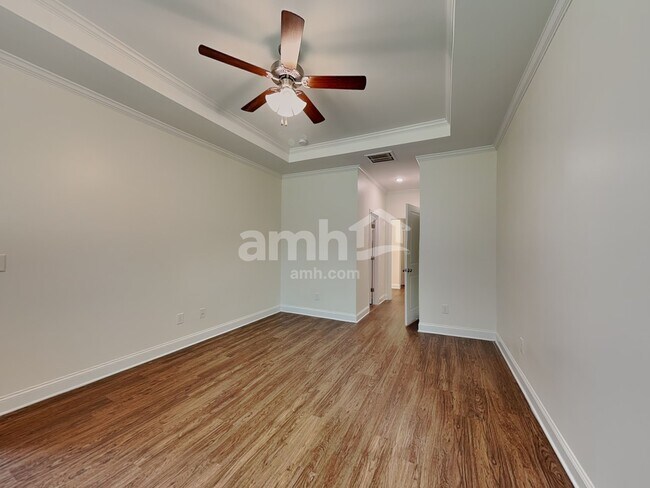 Building Photo - 124 Gregory Dr