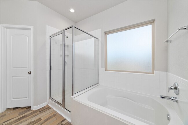 Building Photo - 5138 Royal Jasmine Pl