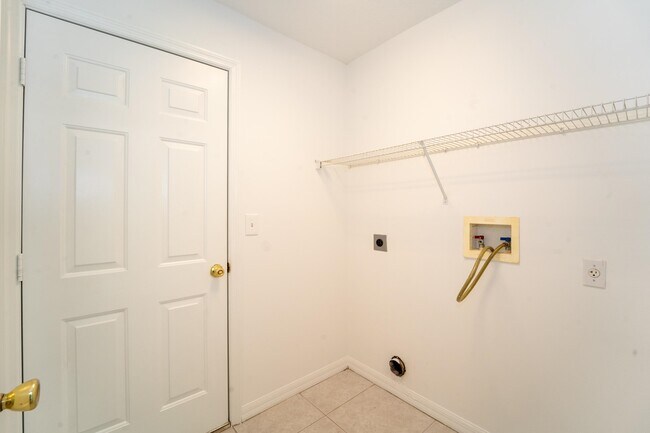 Building Photo - 957 Windward Way