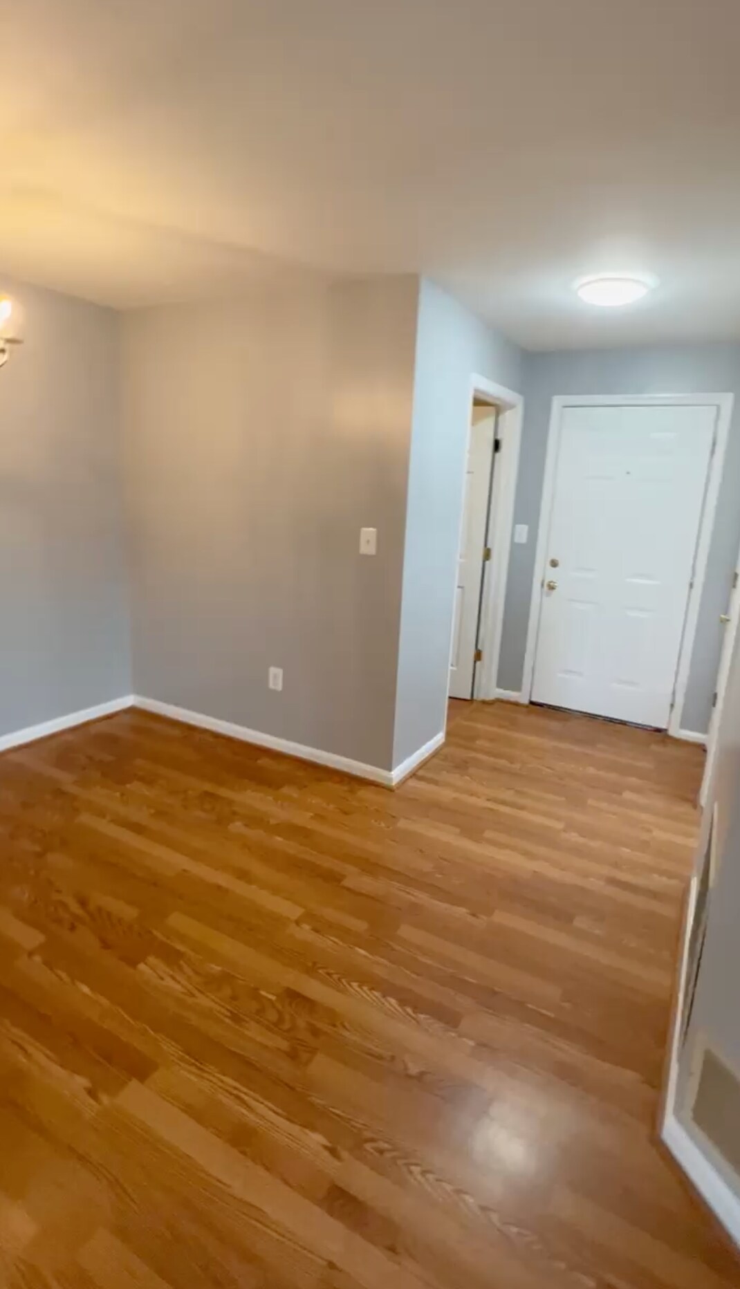 Dinning - 13306 Kilmarnock Way