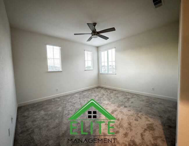 Building Photo - 2104 Westmeath Way