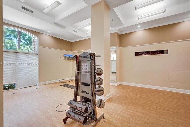 Building Photo - 17100 N Bay Rd
