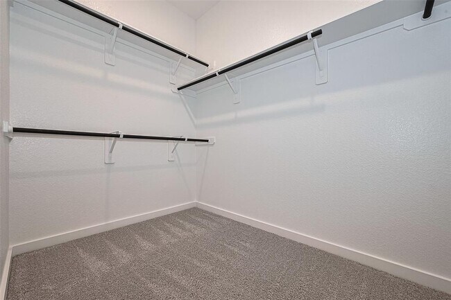 Building Photo - 307 Roselle Leaf Dr