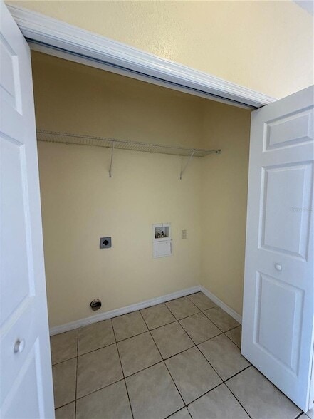 Building Photo - 2212 Garden Lake Dr
