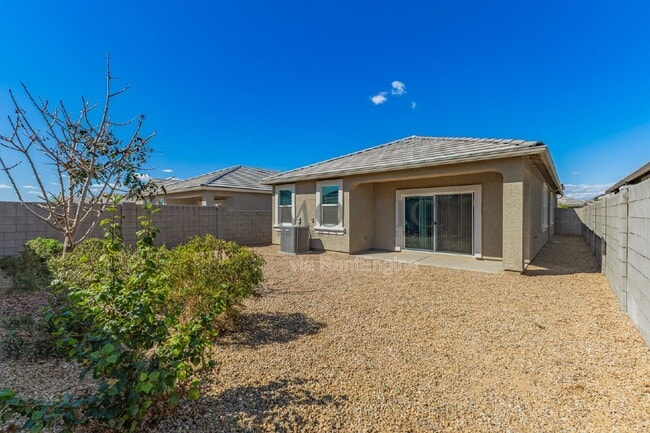 Building Photo - 35349 W San Alvarez Ave