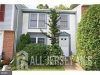 Building Photo - 34 Beechwood Ct