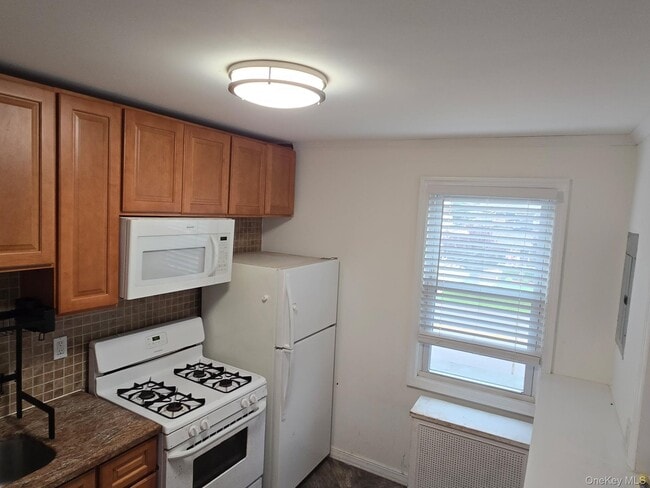 Building Photo - 267 Plainfield Ave