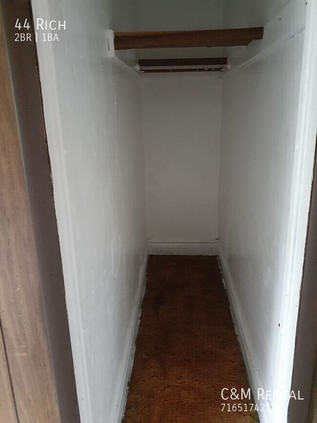 Building Photo - 44 Rich-