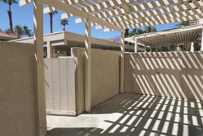 Building Photo - 6087 Montecito Cir
