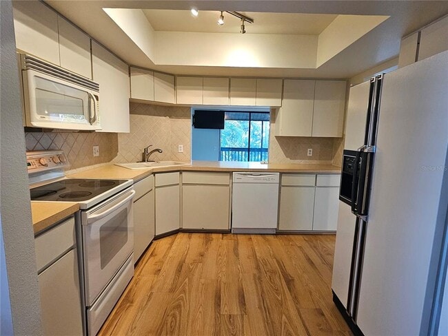 Building Photo - 137 Woodland Pl