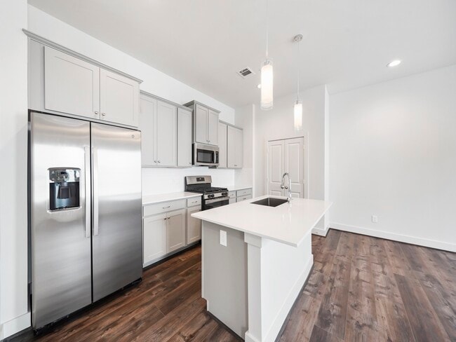 Building Photo - 2007 Bauer Dr