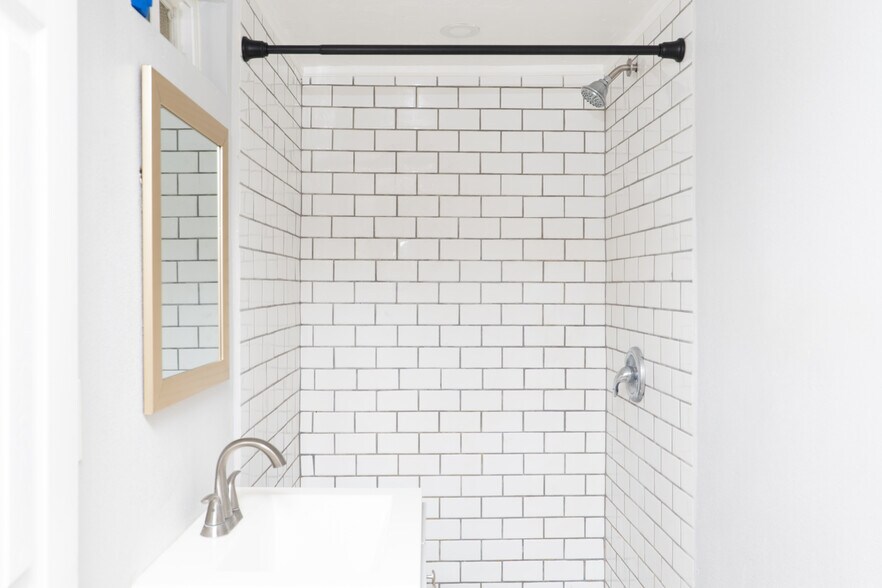 Building Photo - 5286 Odell St