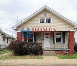 Building Photo - Two Bedroom House