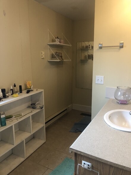 Building Photo - 64 Franklin Ave