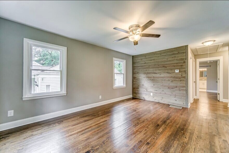 Building Photo - 1384 Westmont Rd SW