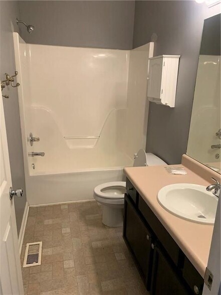 Building Photo - 333 GA-11