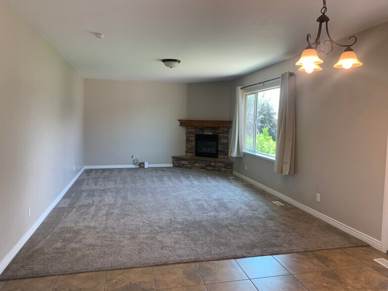 Building Photo - 1240 S 780 W