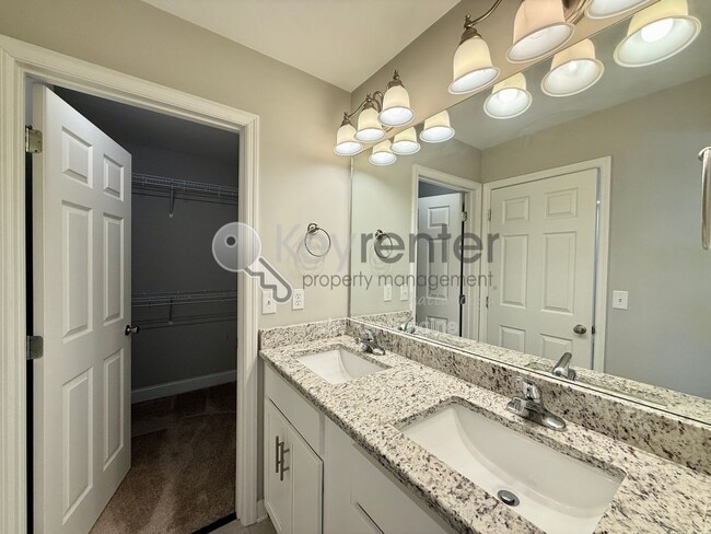 Building Photo - 2214 E 14th St