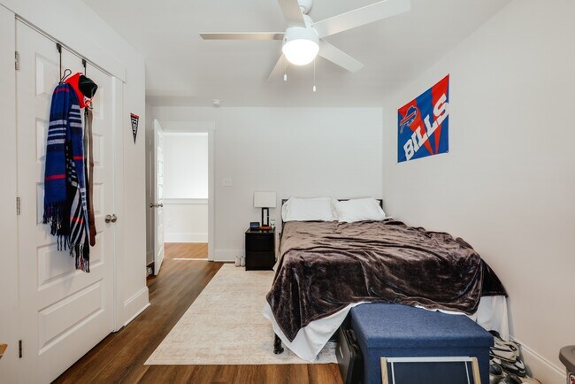 Building Photo - 372 Arch St