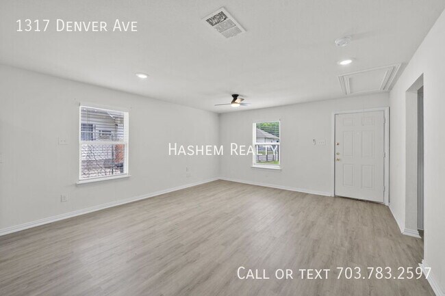Building Photo - 1317 Denver Ave