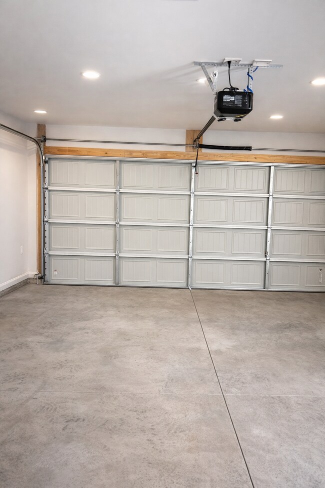 Building Photo - 516 Liberty Hall Dr