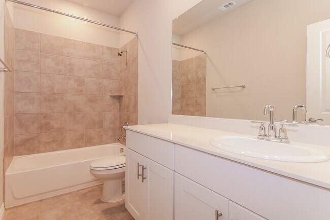 Building Photo - 1331 Black Canyon Ave