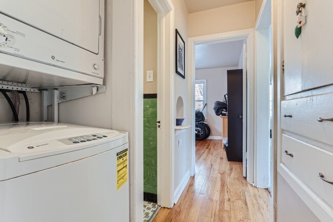 Building Photo - 759 Bellaire St