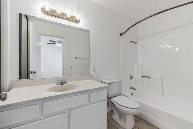 Building Photo - 74624 Driftwood Dr