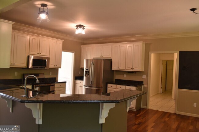 Building Photo - 4003 Rosewood View Dr