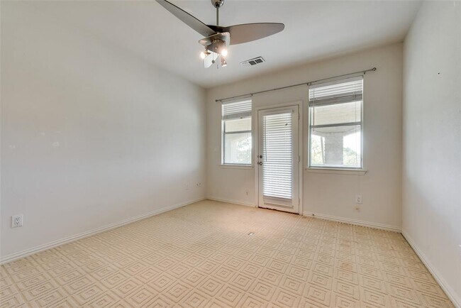 Building Photo - 1271 Carl Dr