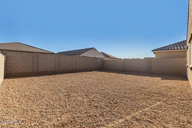 Building Photo - 43721 W Acacia Ave