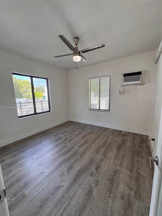 Building Photo - 570 NE 69th St