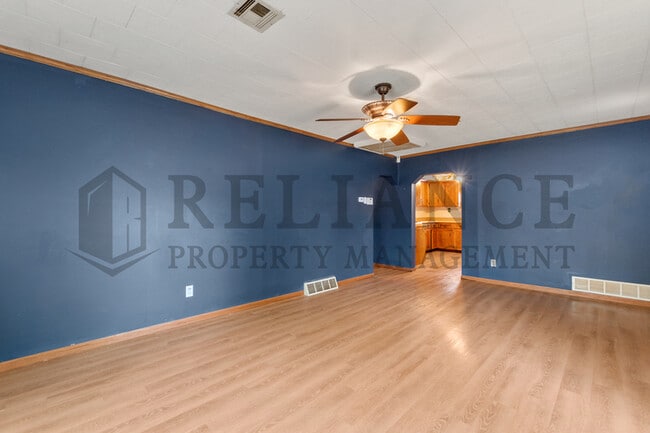 Building Photo - 2903 W Douglas Ave